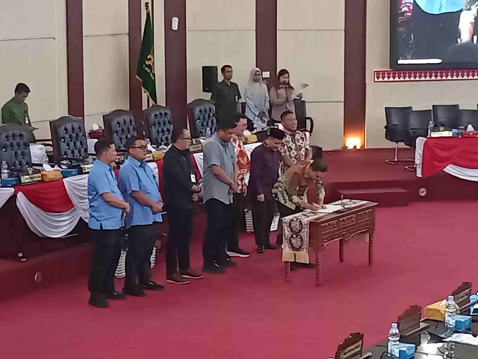 Teks foto: Penandatanganan persetujuan bersama antara Pemko Medan