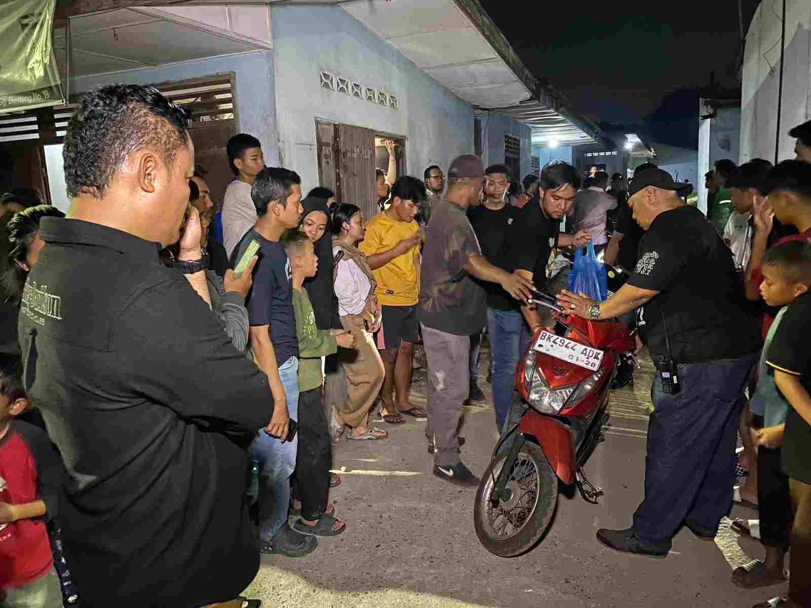 Teks foto: Polrestabes Medan Tangkap 10 geng Motor Bikin Onar di persembunyiannya di Jalan Meteng Raya Medan