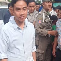 Camat Medan Tembung Bersama Lurah Sambut Wapres RI Gibran