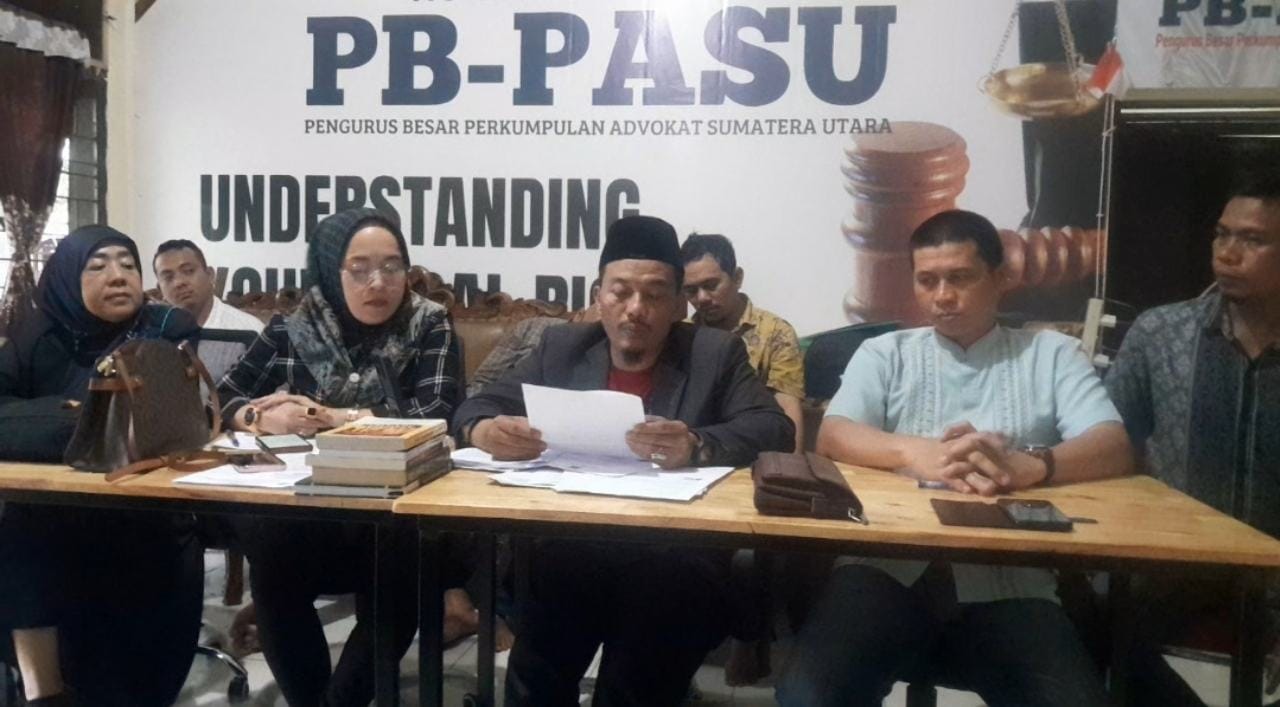 Teks foto ; Ketua Umum PASU saat siaran pers